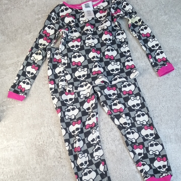 🛝 Monster High Black and Pink Skull Footie One Piece - Picture 1 of 5